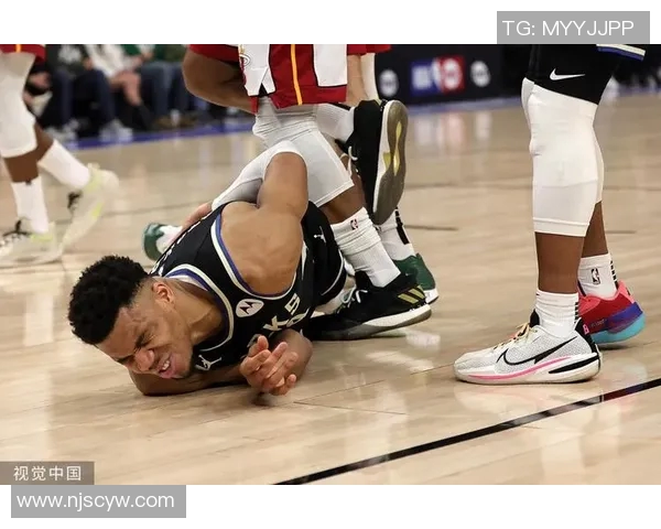 字母哥愤怒撕扯球衣雄鹿惨败后更衣室内爆发激烈冲突