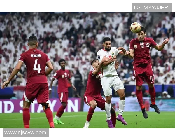 卡塔尔与伊朗足球队激战正酣谁将赢得这场精彩对决